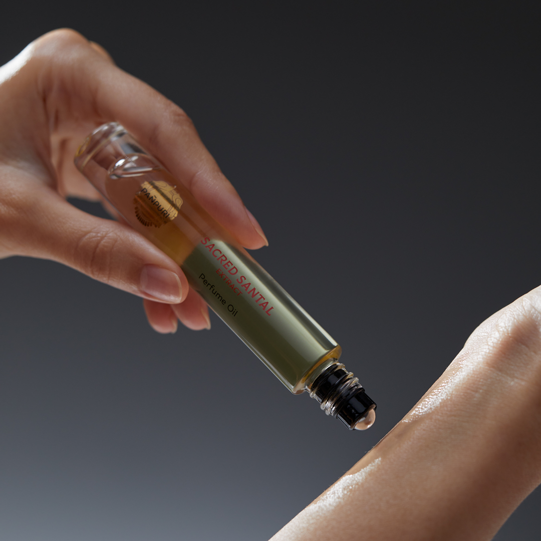 PANPURI〈パンピューリ〉のパフュームオイルはロールオンタイプで狙った場所に心地よく塗布することができます。